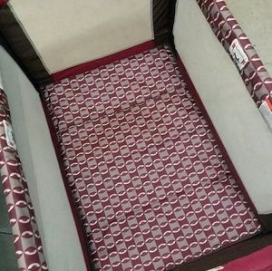Baby travel crib
